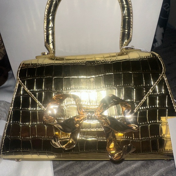 ⚡️⚡️SELF PORTRAIT GOLD BOW CROC BAG⚡️⚡️ - Picture 9 of 10